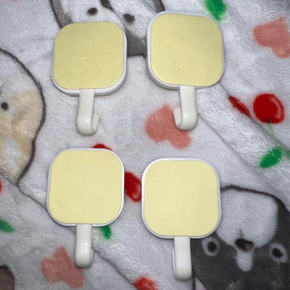 BRAND NEW hello kitty and friends sanrio wall hooks - Picture 2 of 2